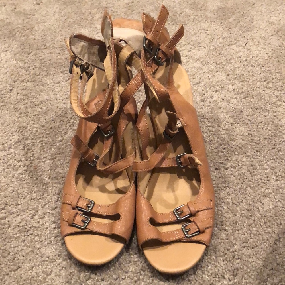 Tan wedge peep toe sandals